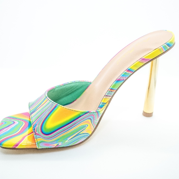 Multi-color Shoe - Picture 1 of 6